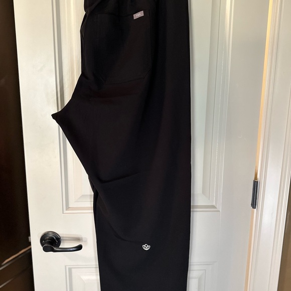 *NWT* FIGS: LIVINGSTON Basic Scrub Pant (Women’s Plus 4x) - Picture 2 of 6